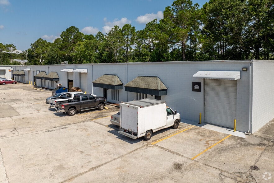 More Photos Of 4949 Sunbeam Rd, Jacksonville Unknown For Lease