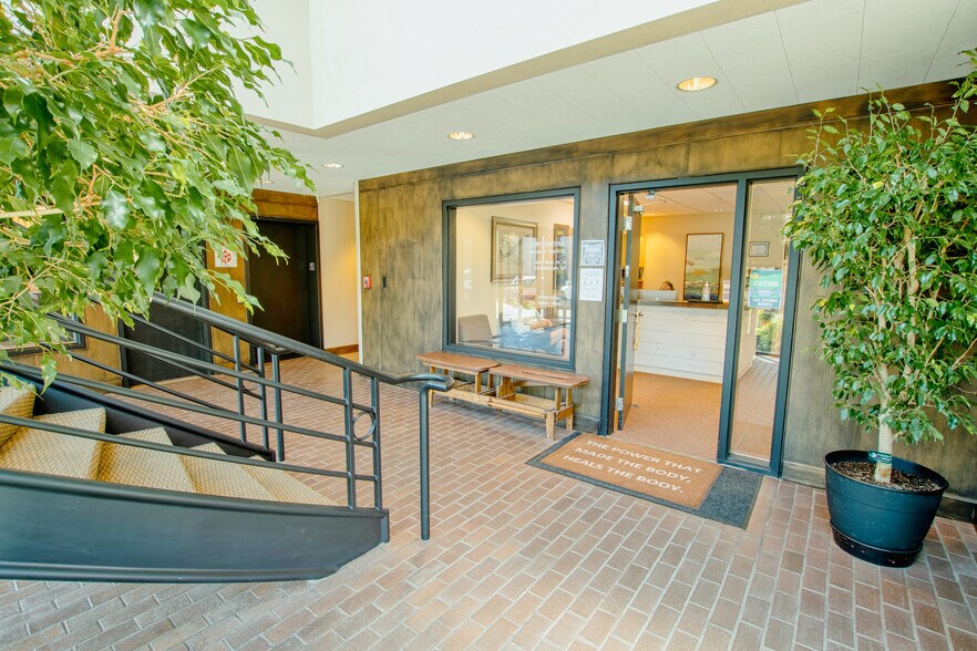 More Photos Of 141 NW Greenwood Ave, Bend Loft Creative Space For Lease