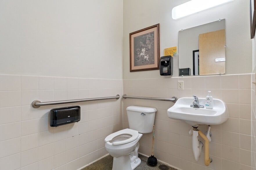 More Photos Of 311 NE 4th Ave, Crystal River Healthcare For Lease