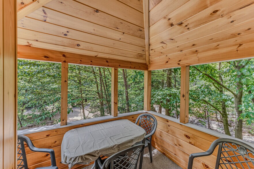 More Photos Of 218 US Route 3, Lincoln Hospitality For Sale