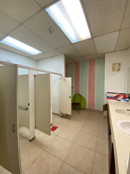 More Photos Of 2475 S Park Ave, Sanford Storefront Retail Office For Sale