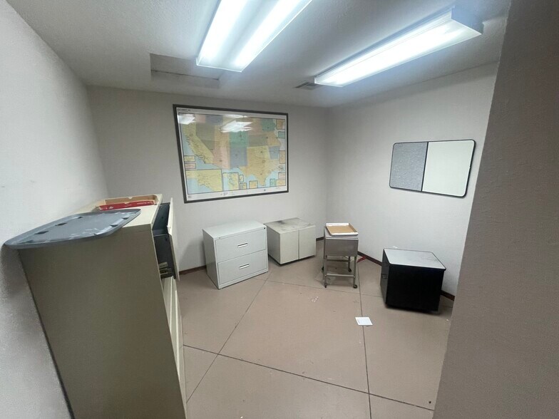 More Photos Of 212 W Heavy Traffic Way, Tulsa Manufacturing For Lease