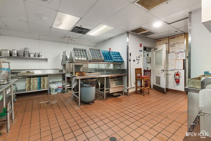 More Photos Of 4330 Kell Blvd, Wichita Falls Restaurant For Sale