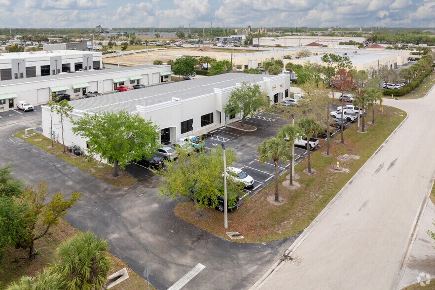 More Photos Of 17050 Alico Commerce Ct, Fort Myers Warehouse For Sale