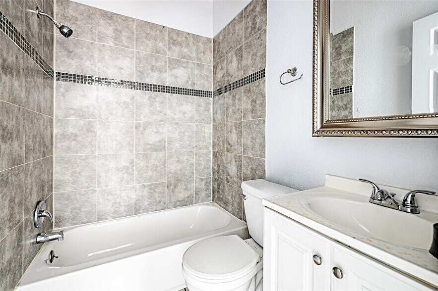 More Photos Of 3020 South Blvd, Dallas Apartments For Sale