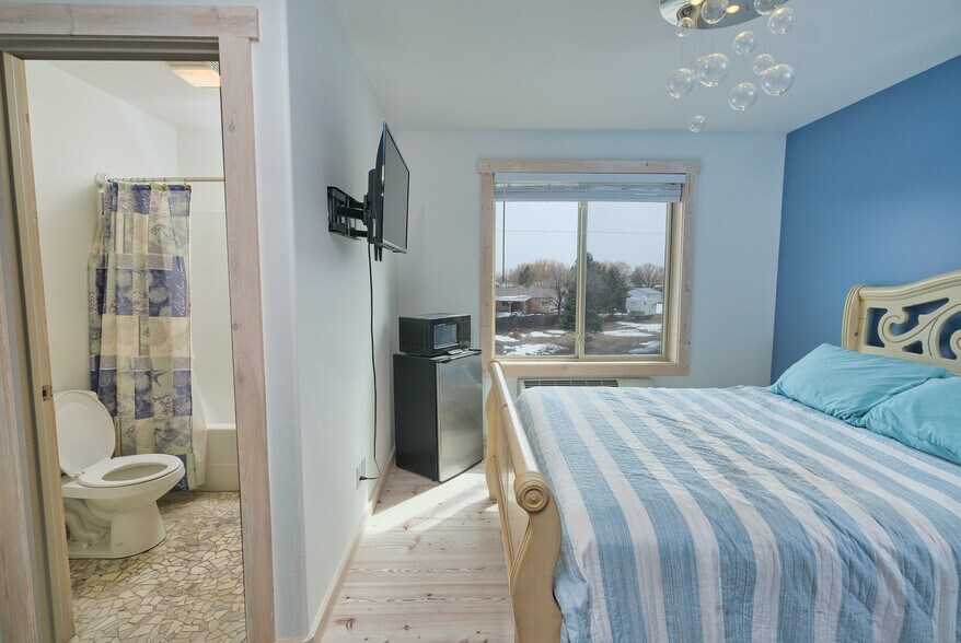 More Photos Of 23 Late September ln, Swan Valley Service For Sale