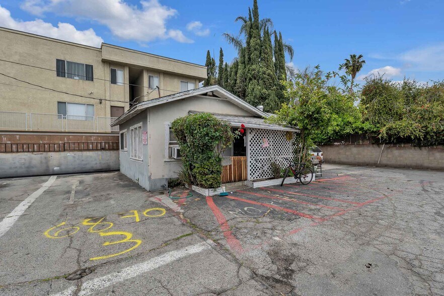 More Photos Of 6860-6870 Hazeltine Ave, Van Nuys Apartments For Sale