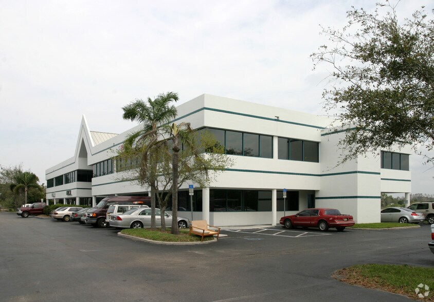 More Photos Of 17595 S Tamiami Trl, Fort Myers Medical For Lease