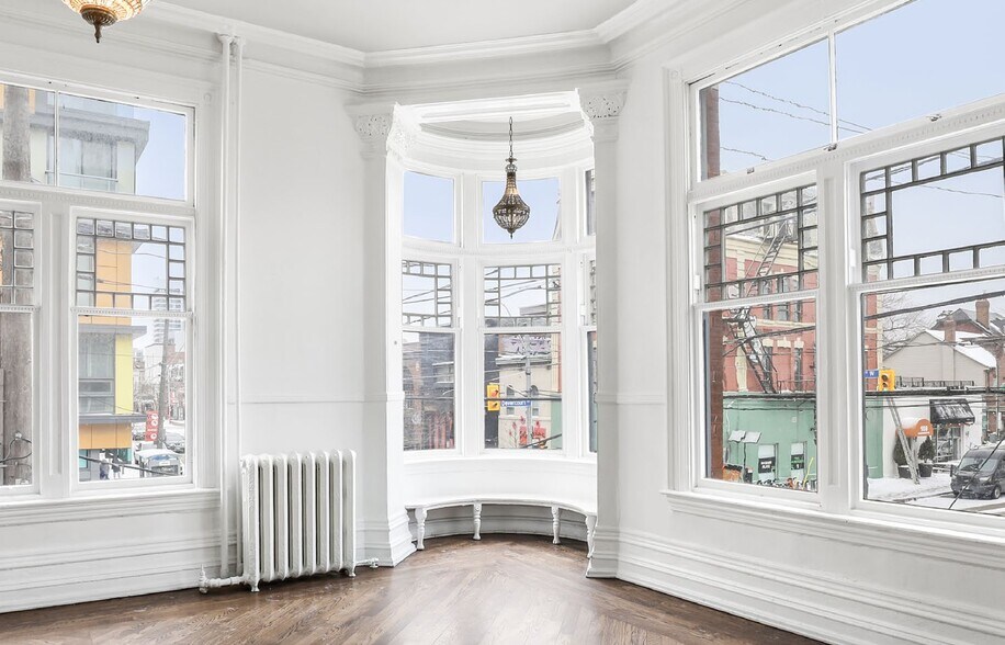 More Photos Of 1087-1089 Queen St W, Toronto Theater Concert Hall For Sale