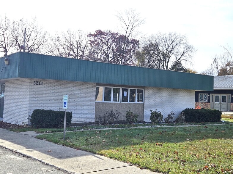 Primary Photo Of 3215 Christy Way S, Saginaw Flex For Sale