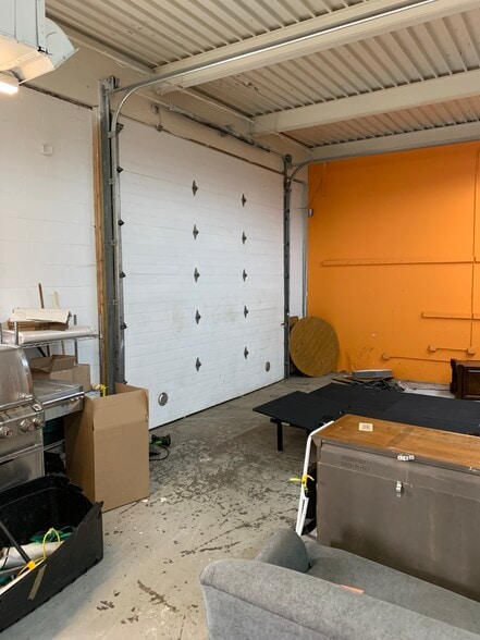 More Photos Of 53-101 Venturi Ave, Warwick Distribution For Lease