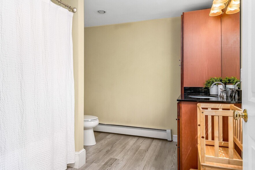 More Photos Of 22-26 School St, Merrimac Office For Sale