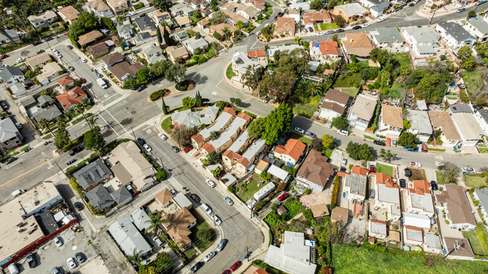 More Photos Of 1836 Lansdowne Ave, Los Angeles Multifamily For Sale