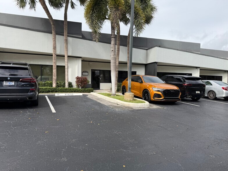 More Photos Of 1239 E Newport Center Dr, Deerfield Beach Office For Sale