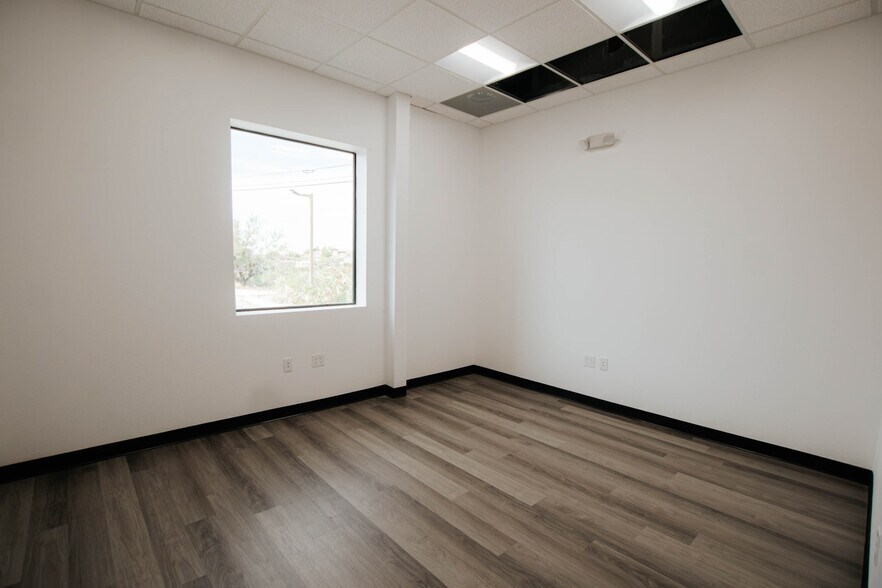 More Photos Of 160 Alto Mesa dr, El Paso Healthcare For Lease