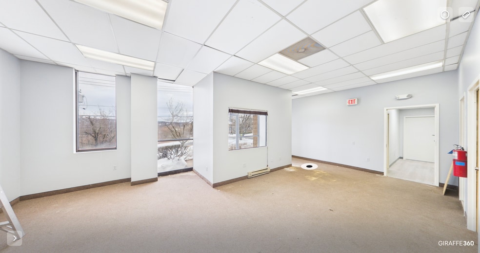 More Photos Of 300 Corporate Dr, Mahwah Warehouse For Lease