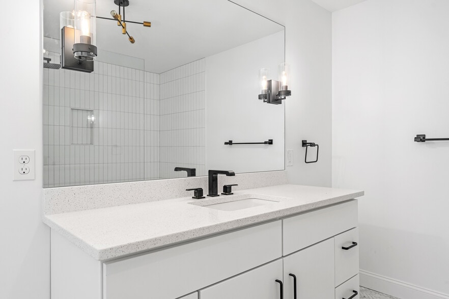 More Photos Of 44 Williams Ave, Mystic General Retail For Sale