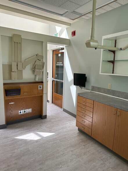 More Photos Of 3628 Meridian St, Bellingham Medical For Sale