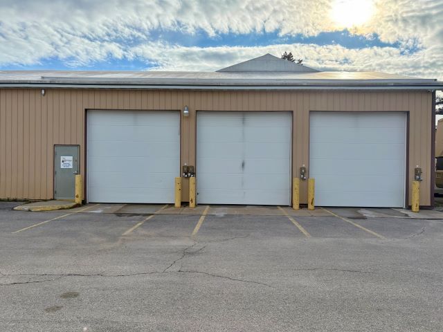 More Photos Of 7062 US Highway 31, Grawn Refrigeration Cold Storage For Lease