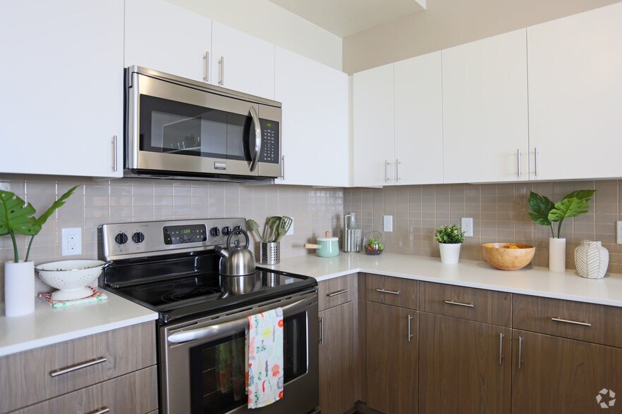 More Photos Of 1221 SW 11th Ave, Portland Apartments For Lease