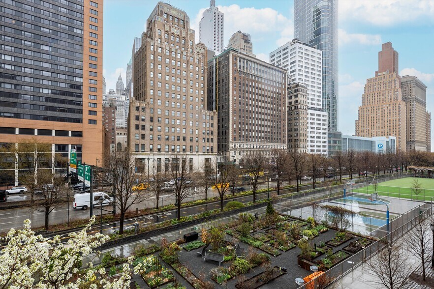More Photos Of 250 Albany St, New York Multifamily For Sale