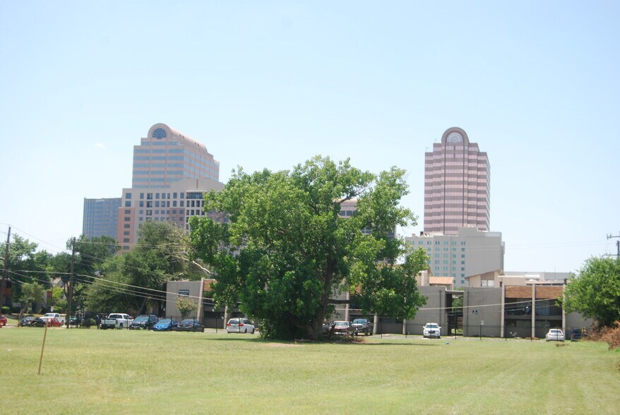 More Photos Of 5503 Peterson Ln, Dallas Land For Sale