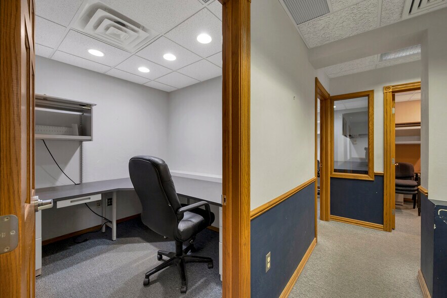More Photos Of 4424 Dickinson Rd, De Pere Office For Lease