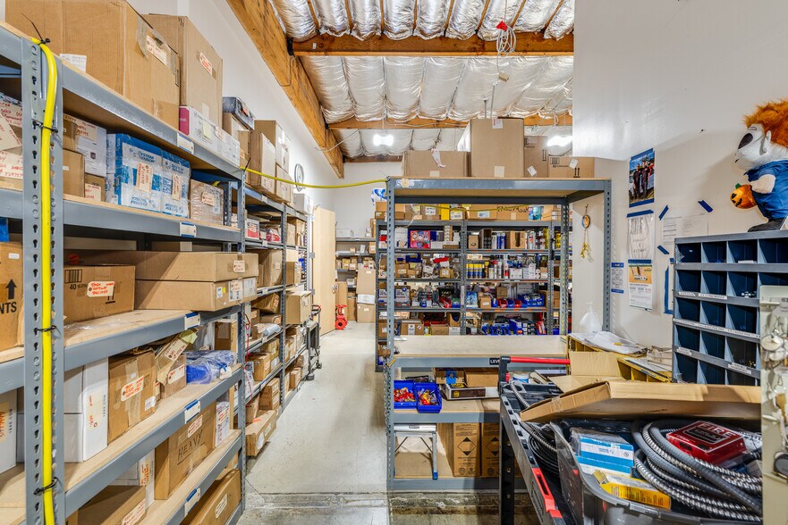 More Photos Of 780 Montague Expy, San Jose Showroom For Lease