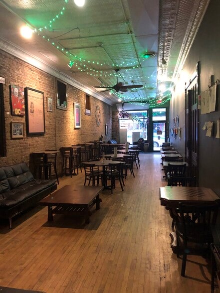 More Photos Of 120-124 N Main St, Wheaton Freestanding For Lease