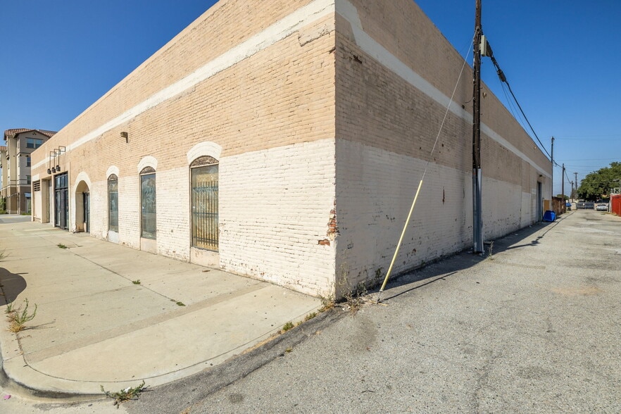 More Photos Of 205 N Park Ave, Pomona Warehouse For Lease
