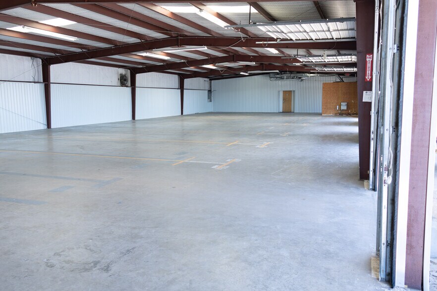 More Photos Of 4809 Marshall St, Sherman Warehouse For Lease