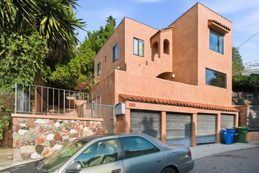 More Photos Of 3361 Hamilton Way, Los Angeles Apartments For Sale