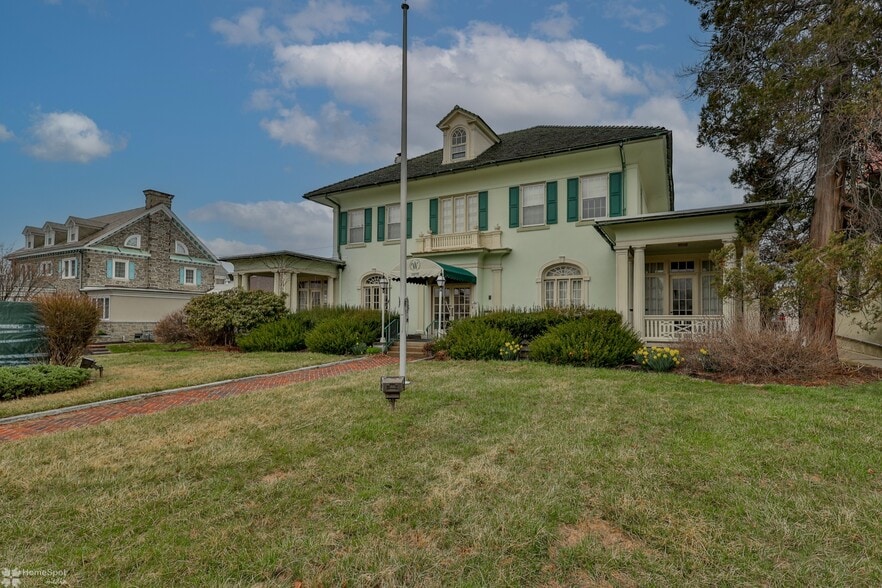 More Photos Of 1619 W Hamilton St, Allentown Funeral Home For Sale