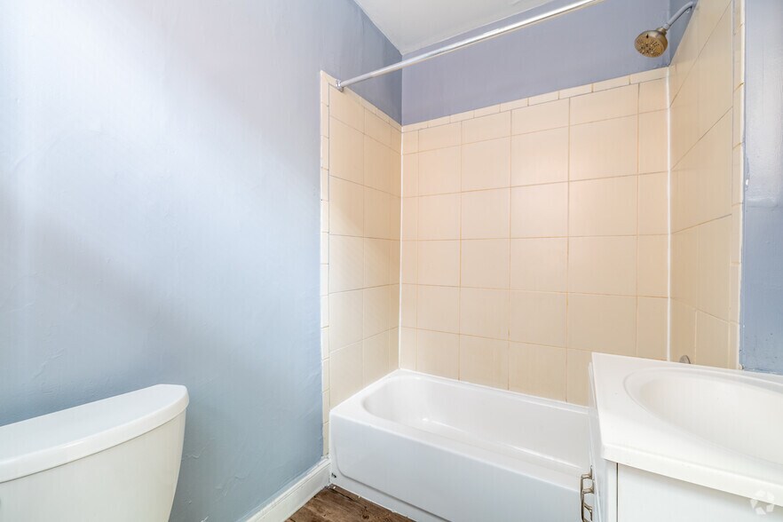 More Photos Of 1015 Cathedral St, Baltimore Apartments For Lease