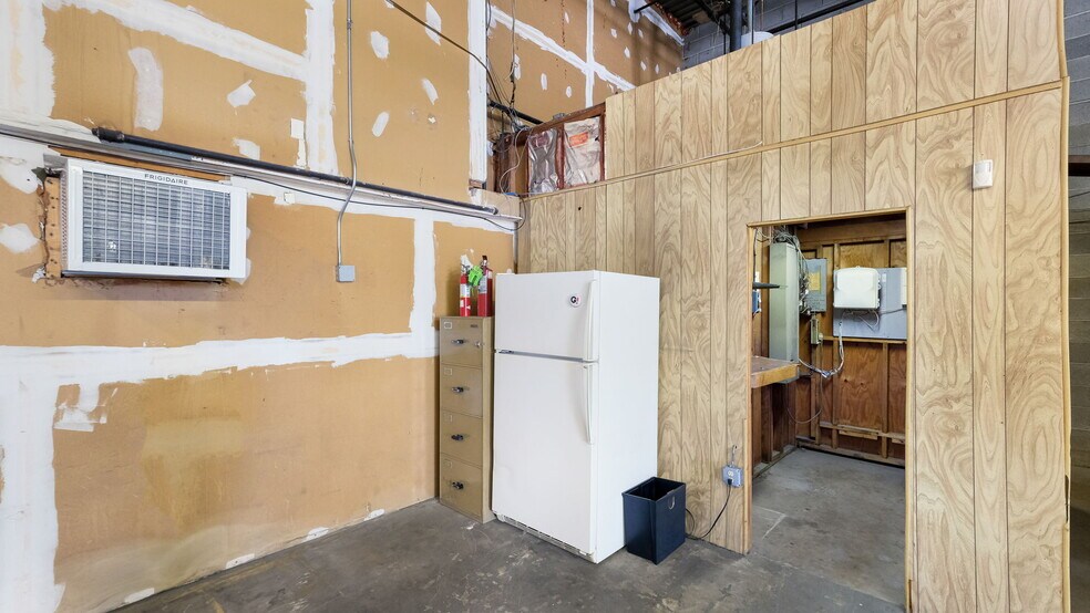 More Photos Of 4726 Blakiston St, Philadelphia Distribution For Sale