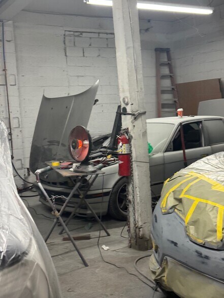 More Photos Of 8 Van Tassell Ct, Norwalk Flex For Lease