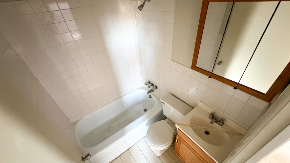 More Photos Of 24 E University Ave, Cincinnati Apartments For Sale