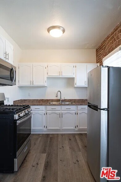 More Photos Of 1984 Park Grove Ave, Los Angeles Apartments For Sale