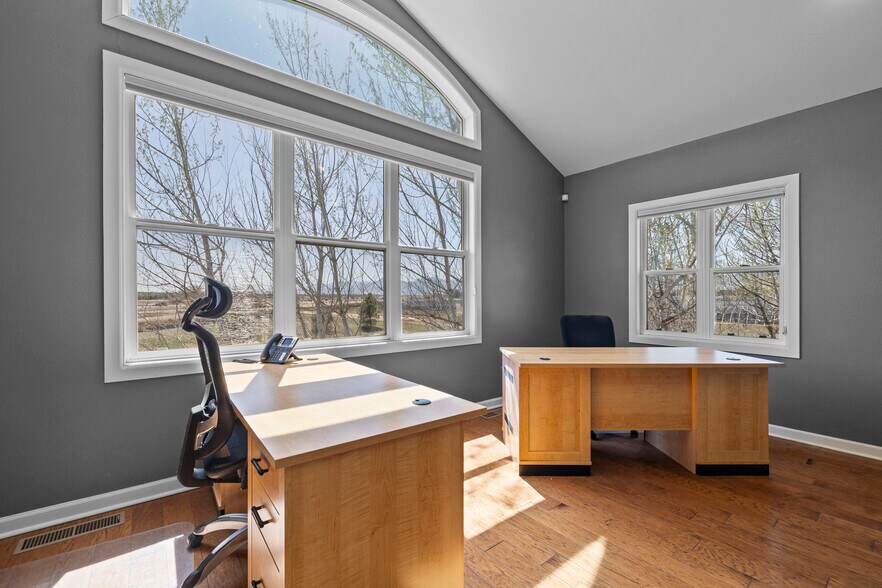 More Photos Of 7102 La Vista Pl, Niwot Medical For Sale