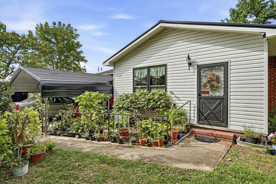 More Photos Of 2650 Cook Rd, Crossville Office For Sale