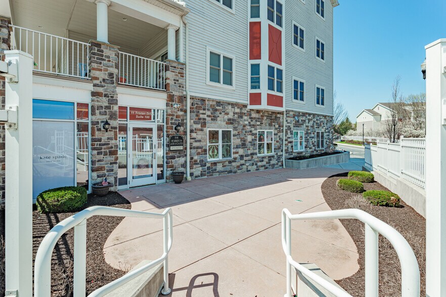 More Photos Of 11 Tristan Dr, Dillsburg Apartments For Sale