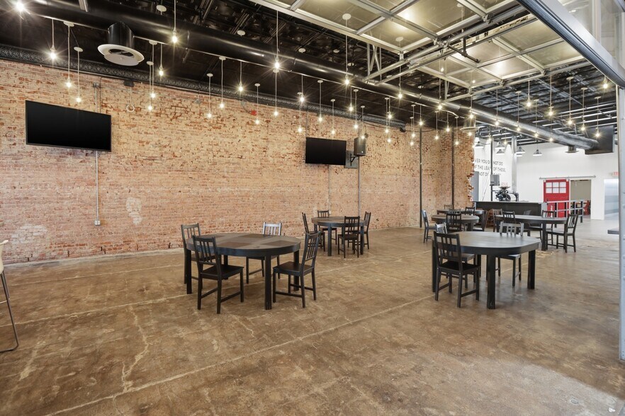 More Photos Of 122 E Randolph Ave, Enid Storefront Retail Residential For Sale