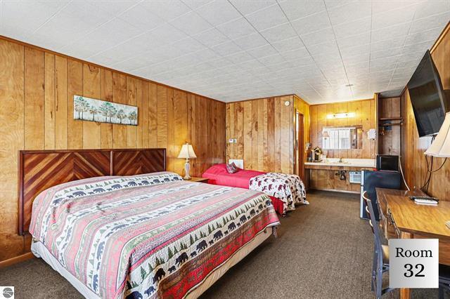 More Photos Of 1100 E Bay St, East Tawas Hotel For Sale