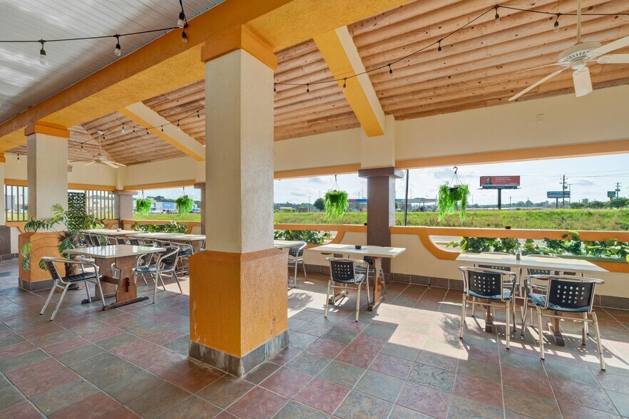 More Photos Of 929 US-98, Columbia Restaurant For Sale