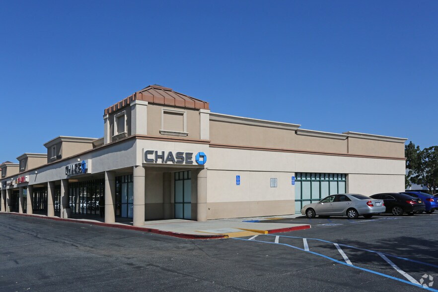 More Photos Of 17850-17870 Newhope St, Fountain Valley General Retail For Lease