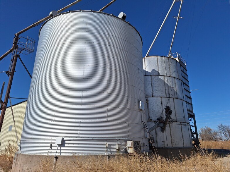 More Photos Of 808 Pacific st, Lexington Specialty For Sale