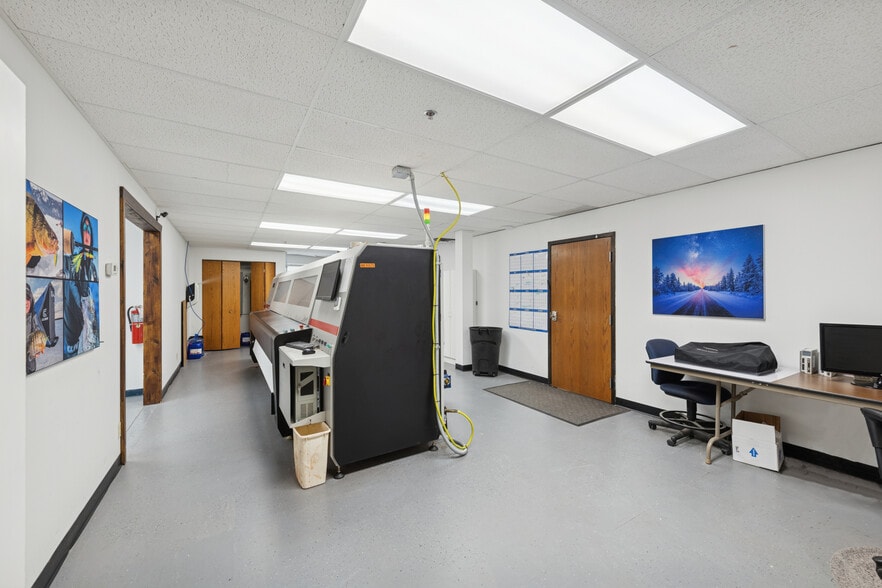 More Photos Of 1 Premier Dr, Long Lake Manufacturing For Sale