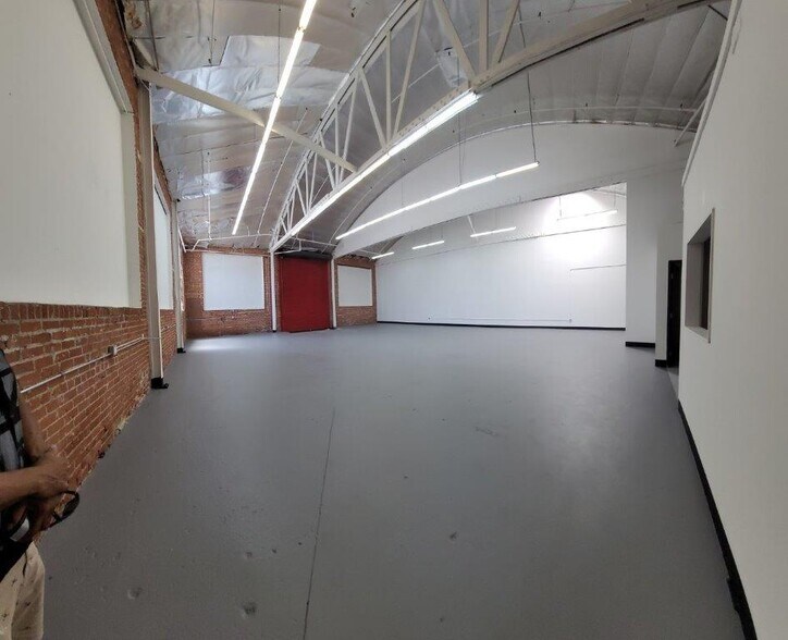 More Photos Of 2302 E 15th St, Los Angeles Industrial For Sale