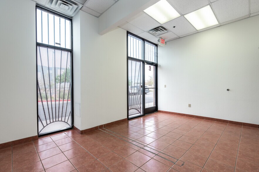 More Photos Of 2615 Branson Ave, North Las Vegas Distribution For Lease