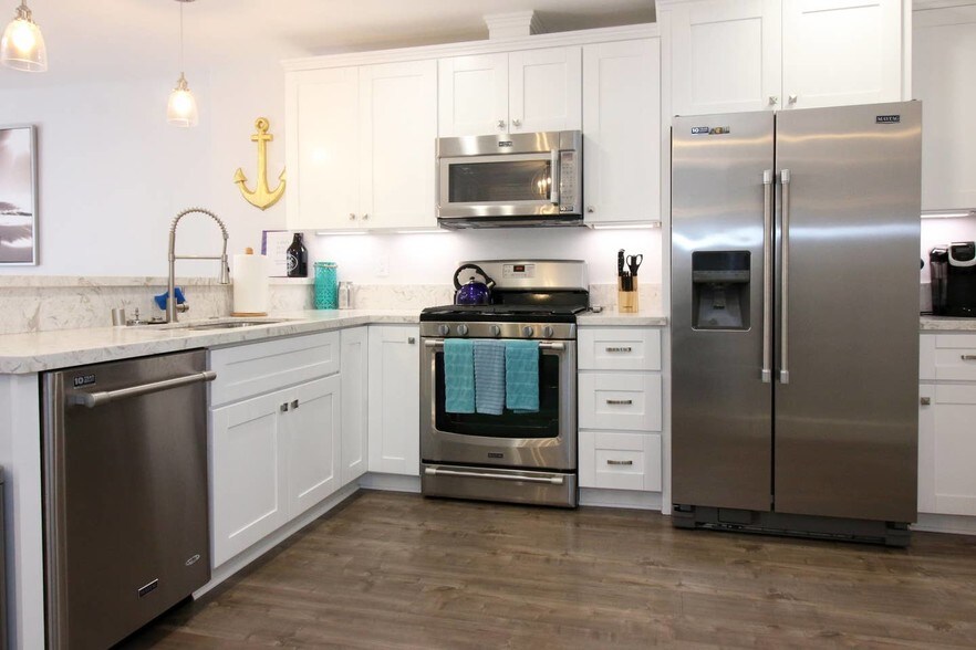 More Photos Of 1146-1148 Garnet Ave, San Diego General Retail For Sale